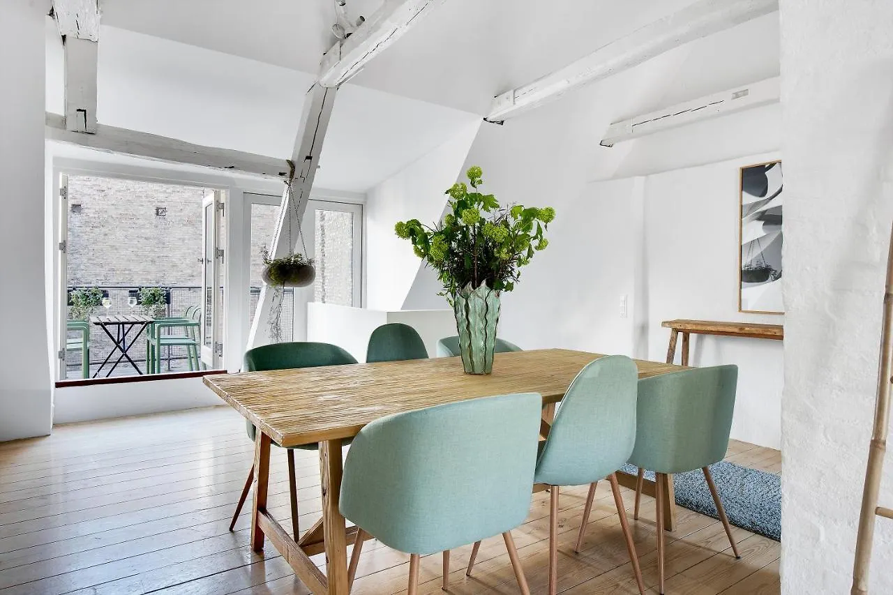 Sanders Main - Endearing Two-Bedroom Duplex Apartment With A Balcony Next To Magical Nyhavn Koppenhága